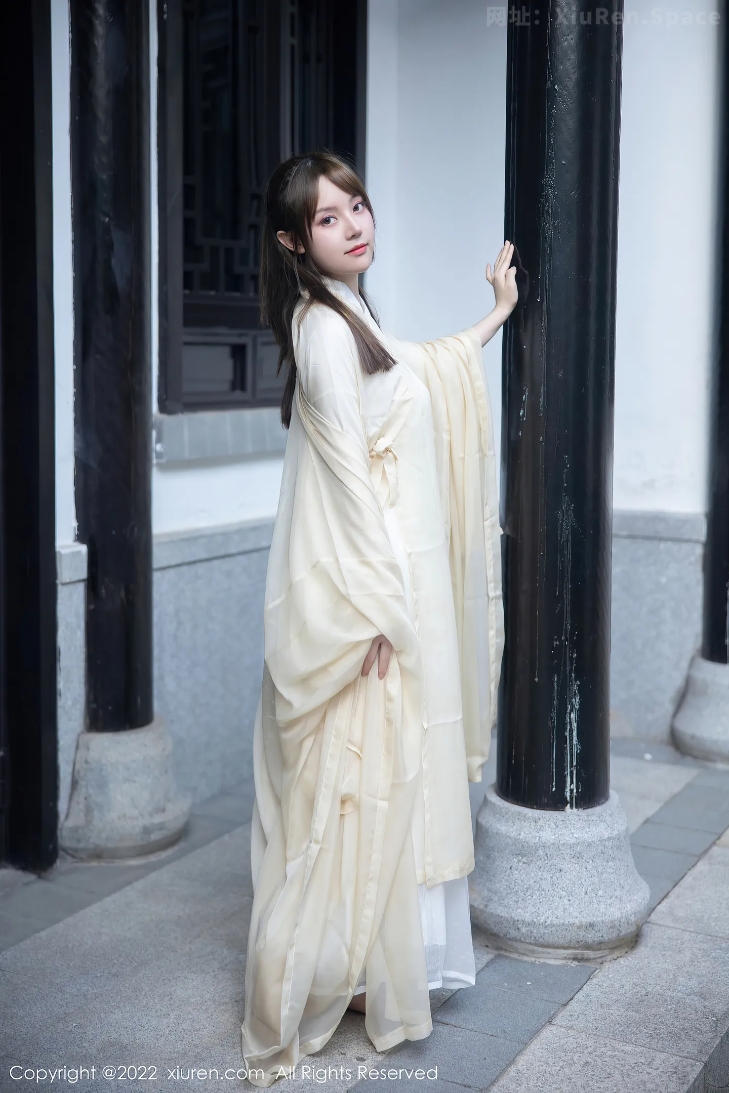 图片[3]-[XiuRen秀人网] VOL.5653 模特豆瓣酱私房性感白色古装服饰半脱露白嫩豪乳惹火诱惑写真77P-秀人网官方网站